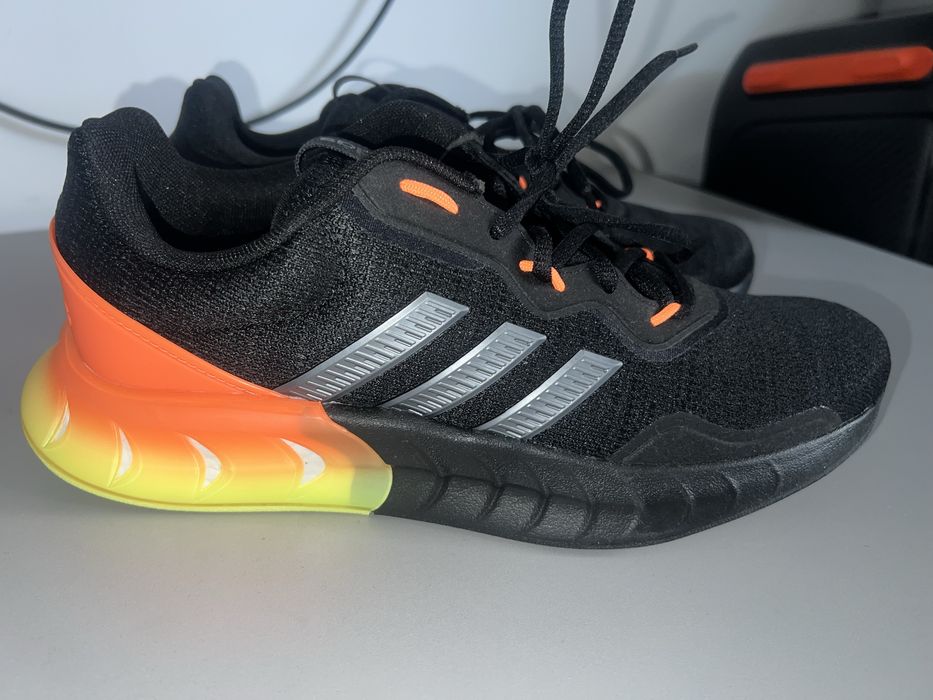 Продам красовки Adidas boost новые оригинал!