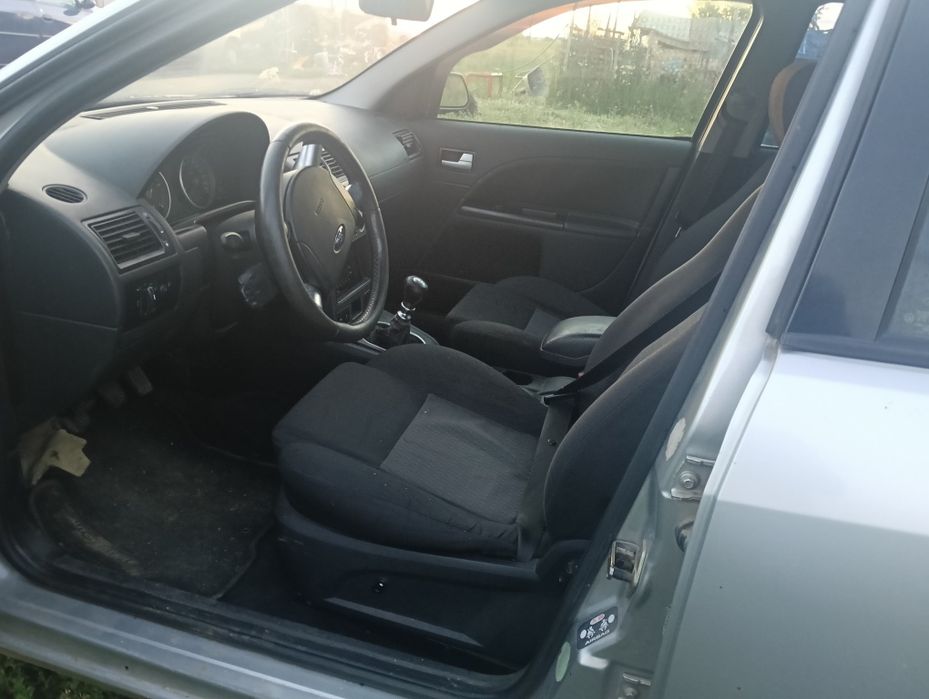 Vând schimb Ford Mondeo