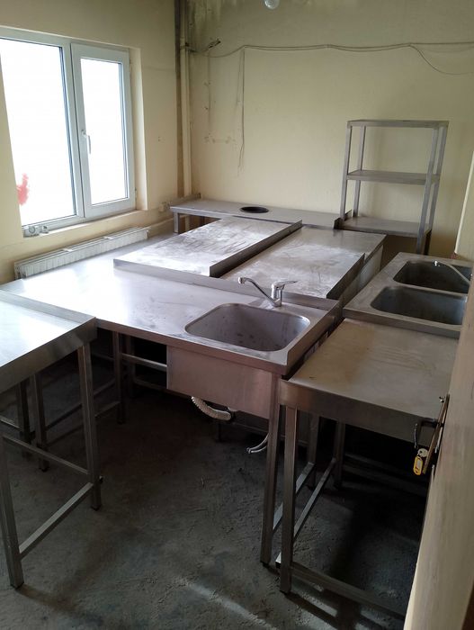 Маси с мивка и плотове от инокс