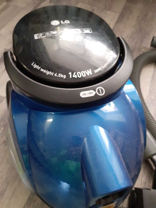 Пылесос  LG 1400