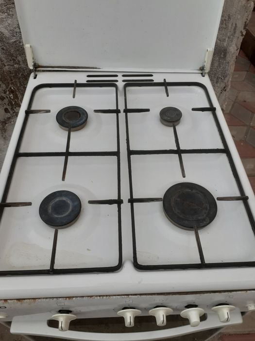 Продам газовую плиту