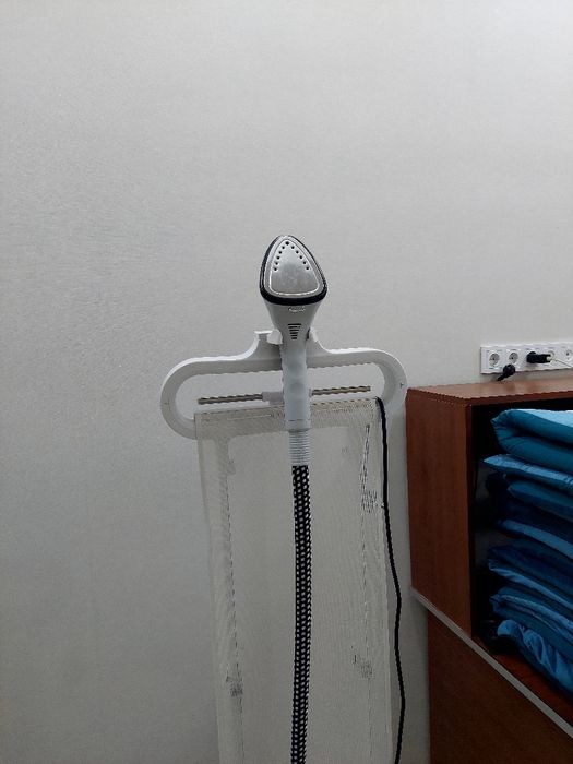 Паровой утюг, отпариватель для одежды