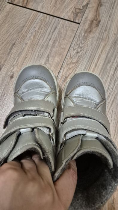 Продам зимние ботинки Котофей 28