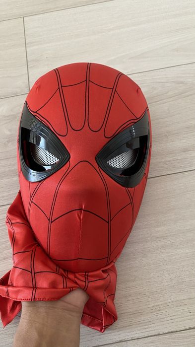 Маска человка паука