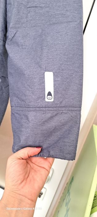 Ново оригинално яке Nike размер Л