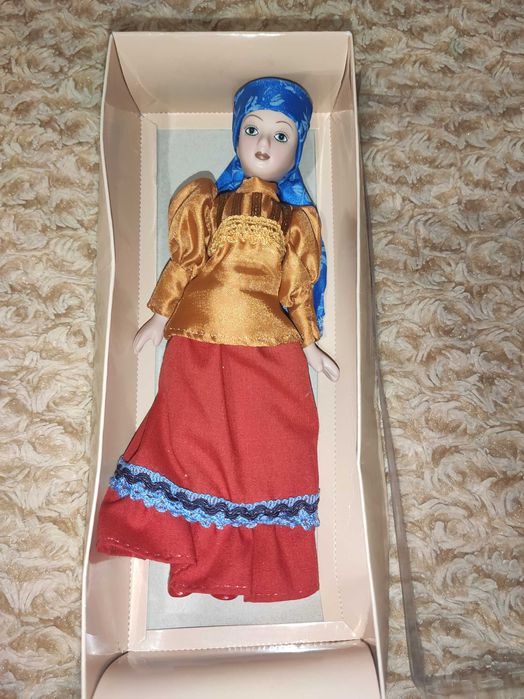 Продам фарфоровых коллекционных кукол