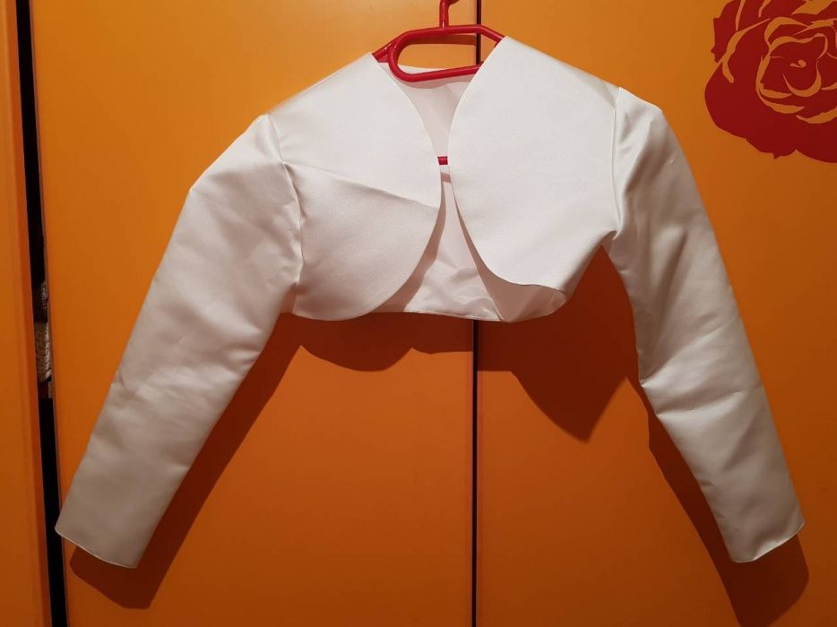 Продавам шаферска рокля за дете