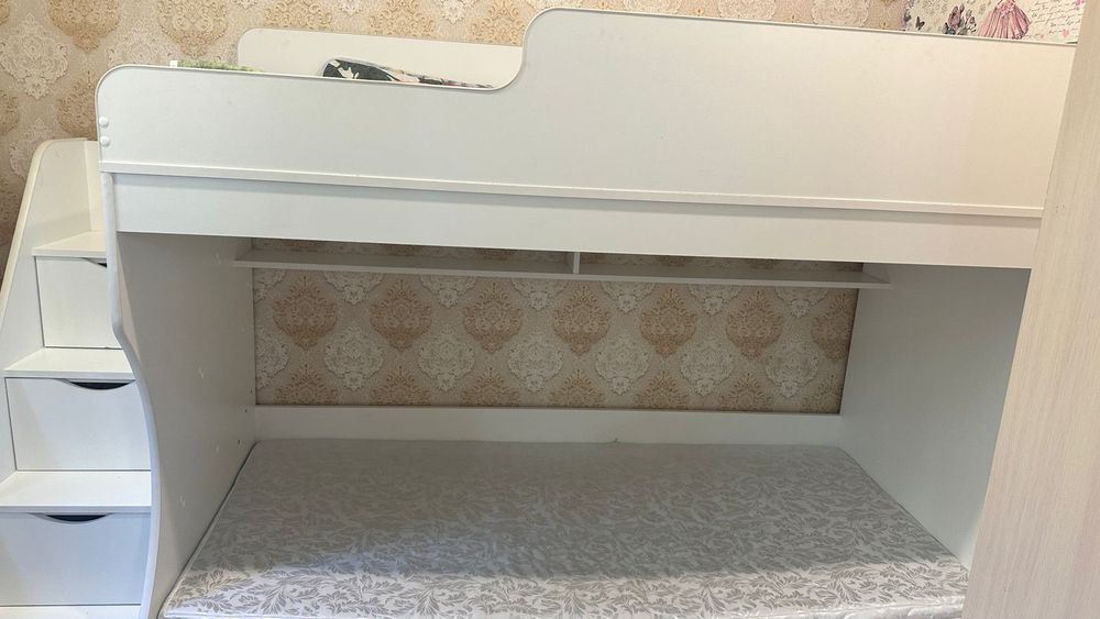 Продам диван и кровать детский