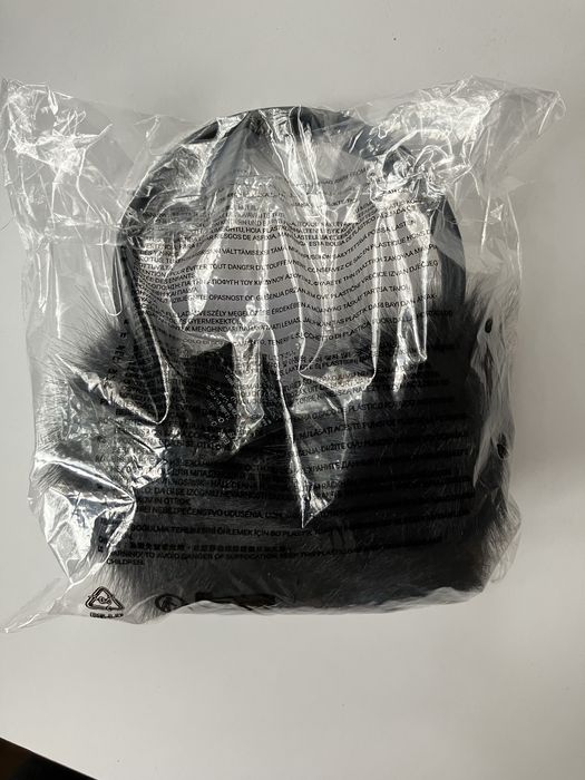 Черни пухкави наушници H&M