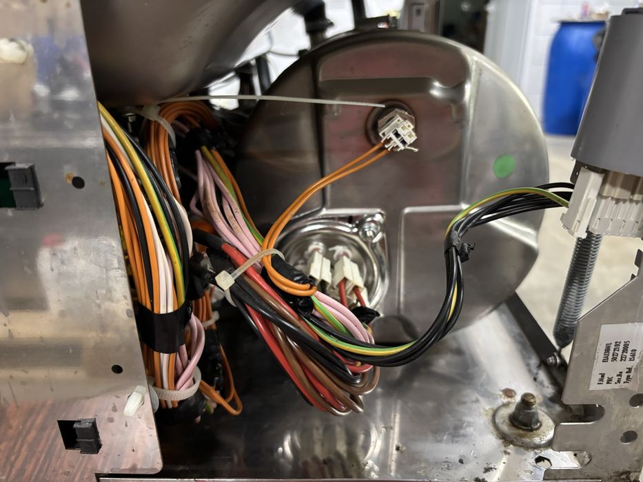 Професионална съдомиялна Electrolux
