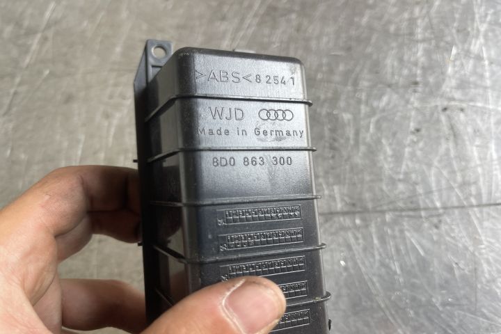 Ornament compartiment 8D0863300 / 8D0 863 300 Audi A4 B5 (facelift)