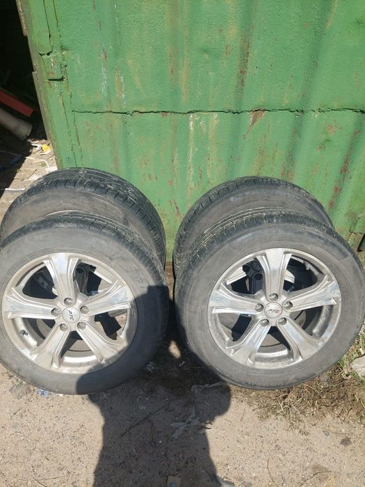 Продам комплект шин с дисками