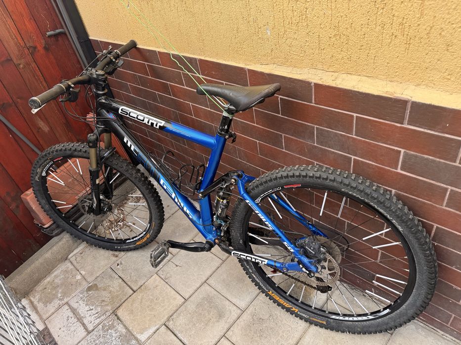 Bicicleta full suspension Scott Genius
