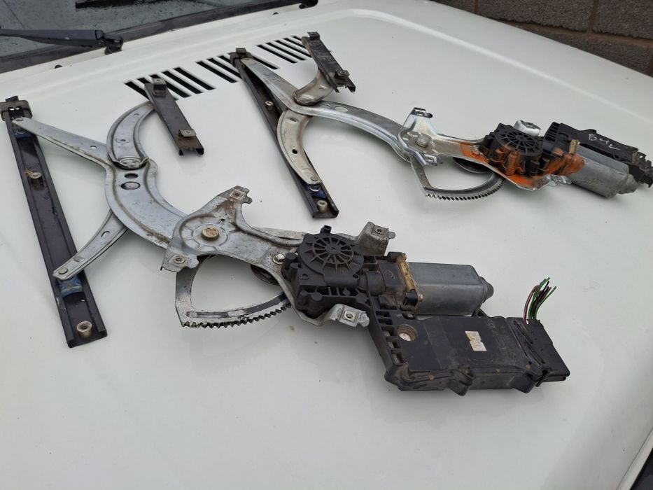 Продам стекло падёмник на пассат б 4