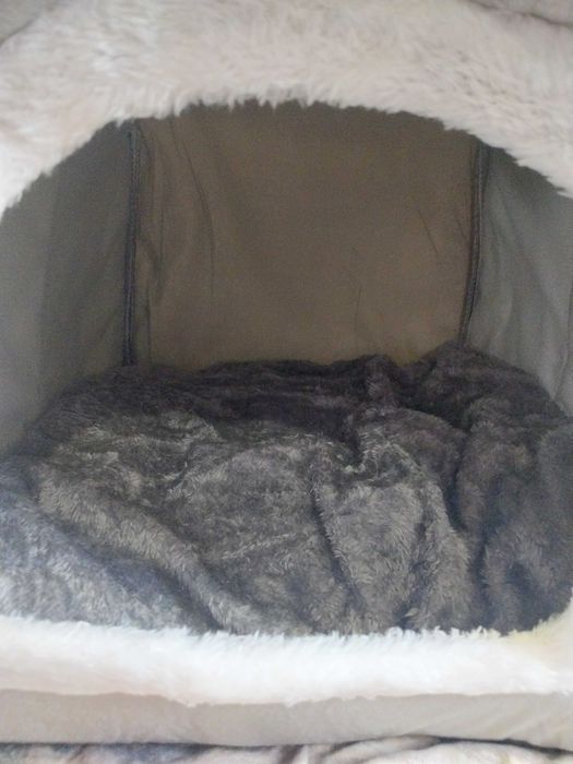 Плюшена къщичка за домашни любимци