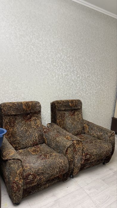 Отдам даром кресло диван