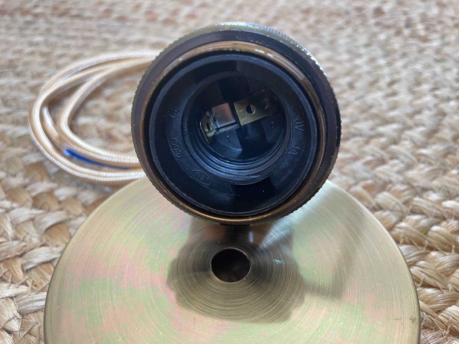 Pendul cu dulie metalică și fir textil