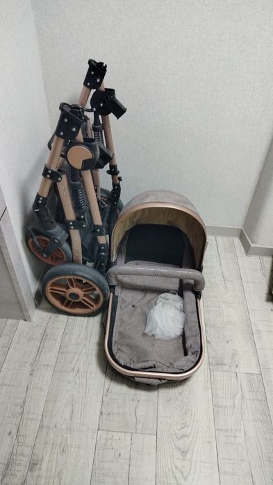 Коляска в хорошем состоянии