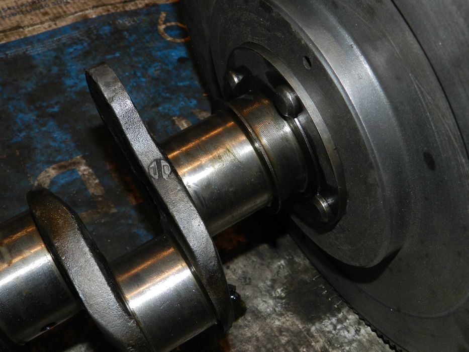 Коленвал на Газель б/у.