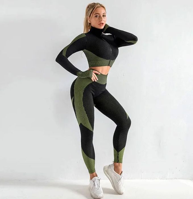 Спортен дамски комплект - перфектен за тренировки и ежедневие!