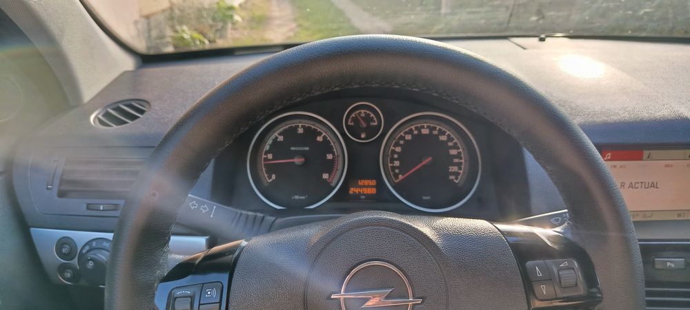 OPEL Astra 2009 — imagine 4