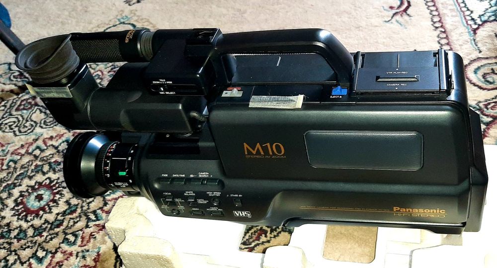 VHS видеокамера PANASONIC M10 новая в упаковке