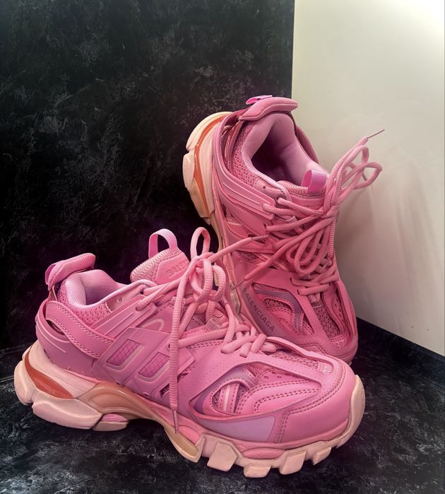 Balenciaga track