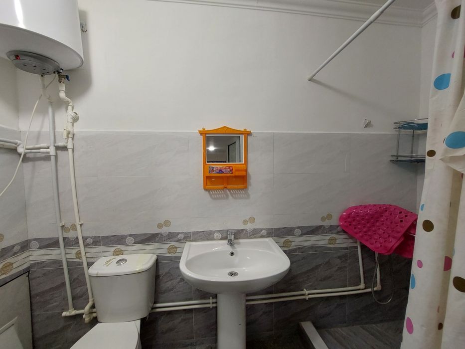 Элободда квартира сотилади 
-1 қаватда 2 хоналик. 
Жиҳозлари бор. Кон