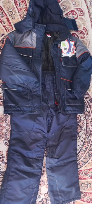 Зимния спецодежда.