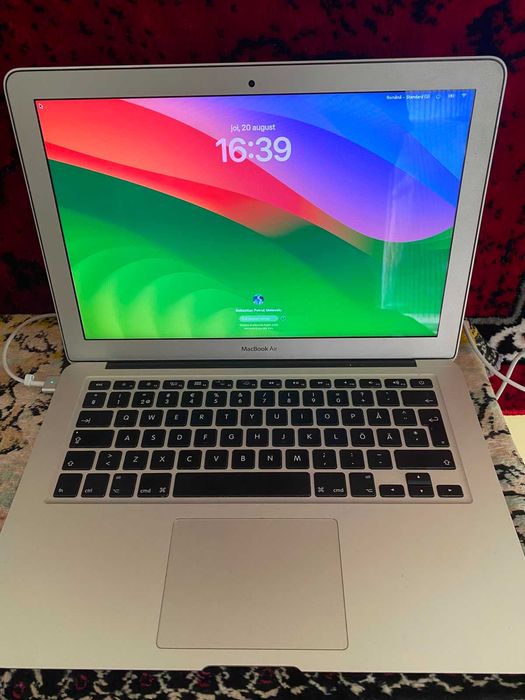 Macbook Air 2015 128 GB , 4GB RAM