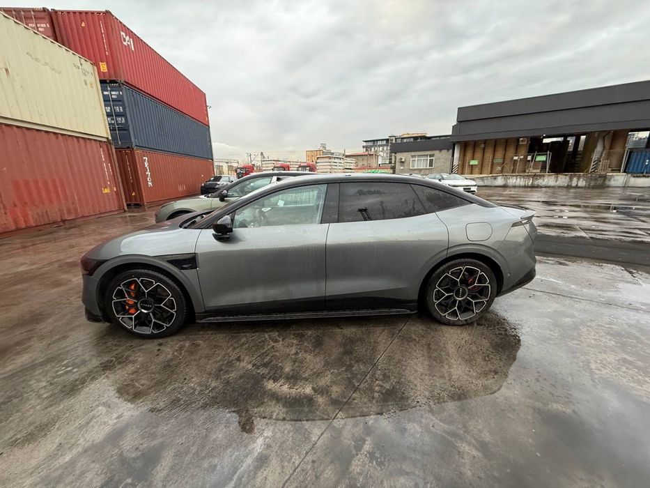 ПРОДАЕТСЯ Zeekr 007 awd!
