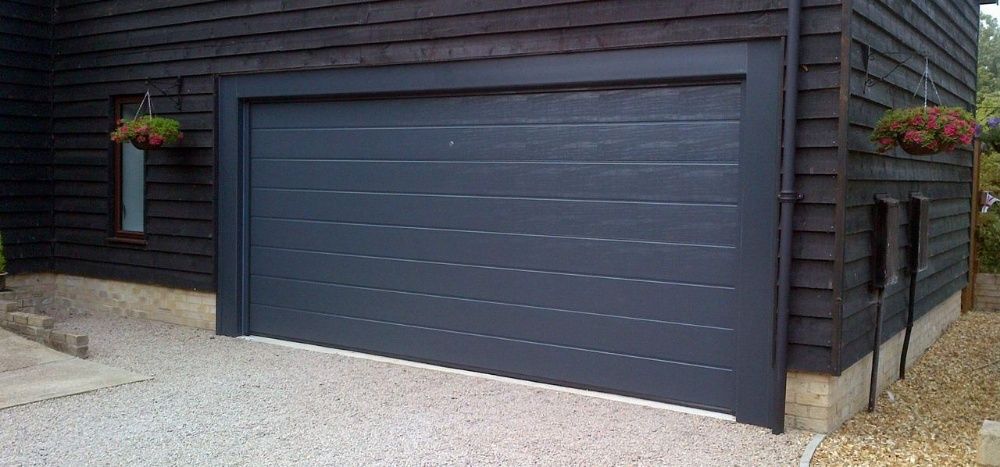 Usa de garaj sectionala 2500L/1800H ANTRACIT, pret de la 566 euro