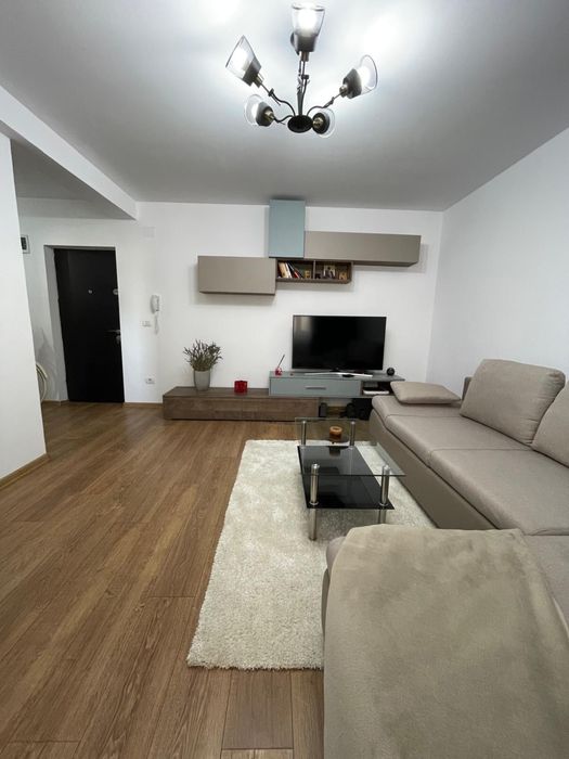 Apartament 3 camere în vilă, mobilat/utilat, curte interioară-Giroca