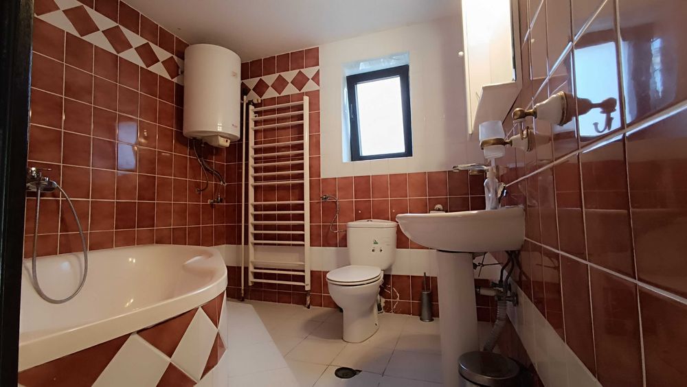 Продава се Къща в Варна, Център - 232 кв.м за 1187 €/кв.м - Снимка #12