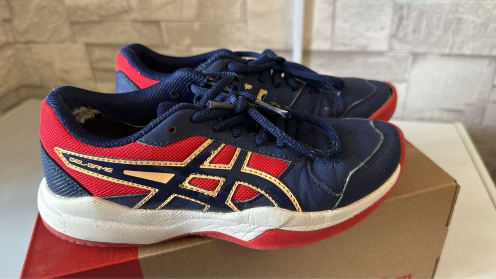 Продам кроссовки детские для тенниса