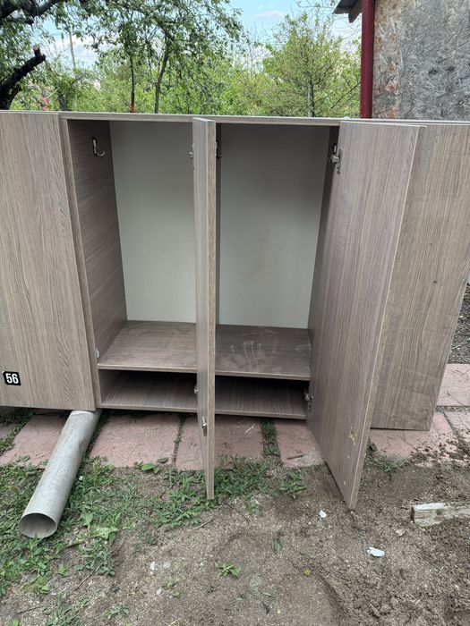 Corpuri Cusete vestiar