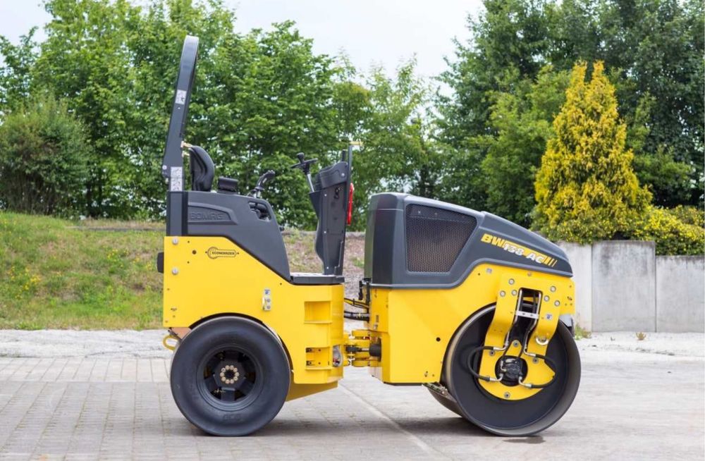 Аренда  вибрационный комбинированный каток BOMAG BW138AC-5