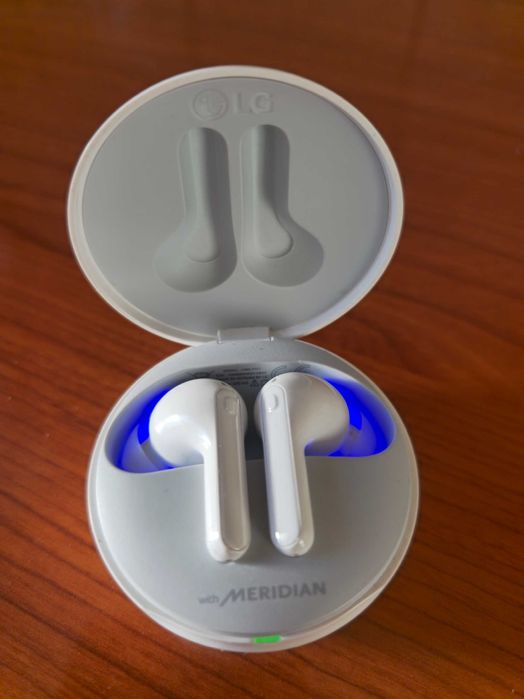 Vand casti wireless LG Meridian Tone minunat