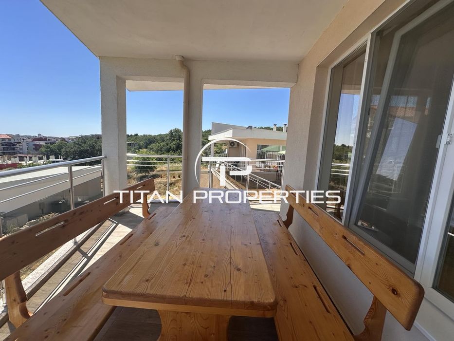 Триетажна Къща с АКТ 15 в гр. Свети Влас.