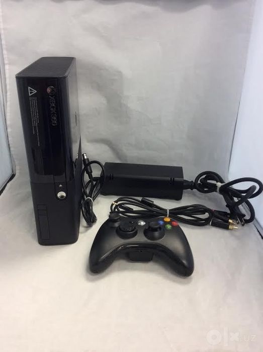 Приставка Xbox 360 E