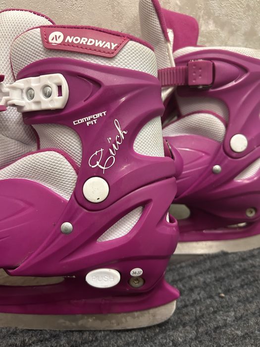 Продам коньки в отличном состояние