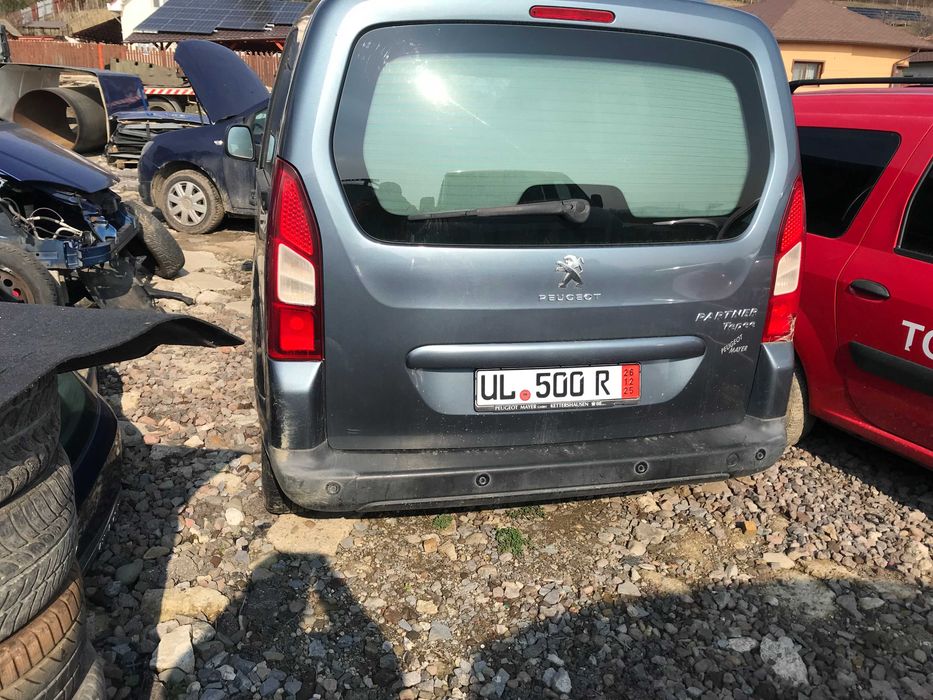Dezmembrez /Piese Peugeot Partner Tepee 2012 1.6 HDI 84 kW 7J9HL E5