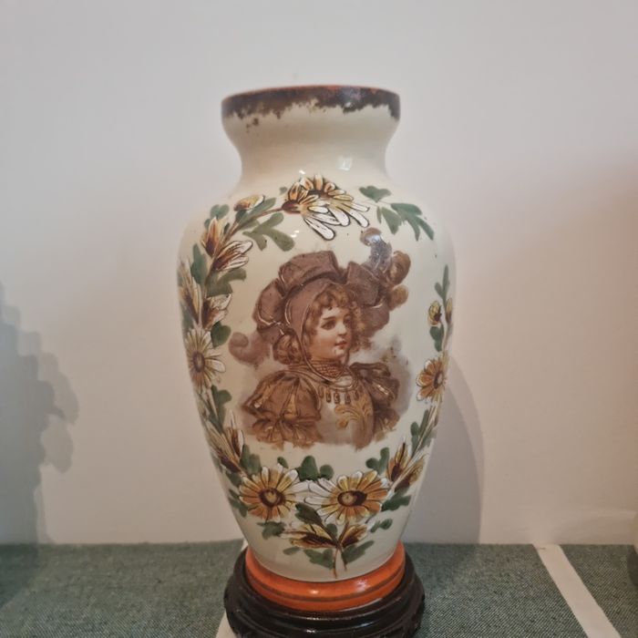 Vază porțelan pictată manual portret victorian decor floral vintage