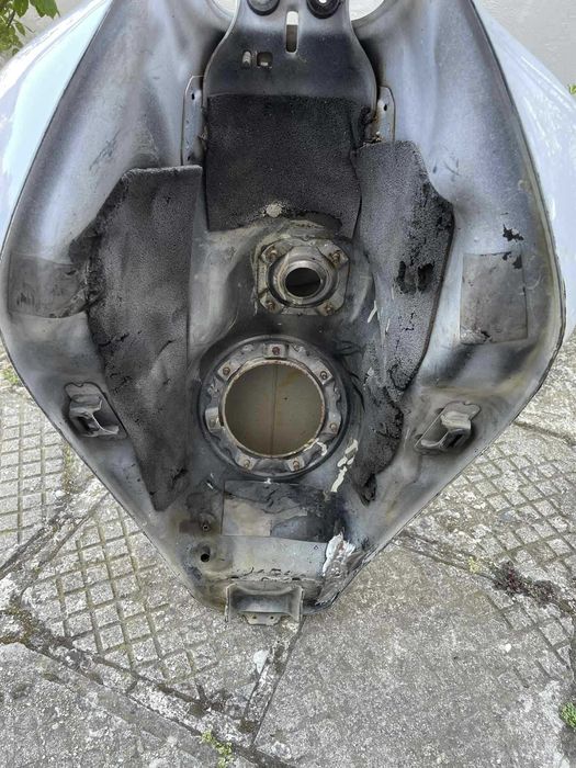 Резервоар от Honda cb600f Hornet 2010