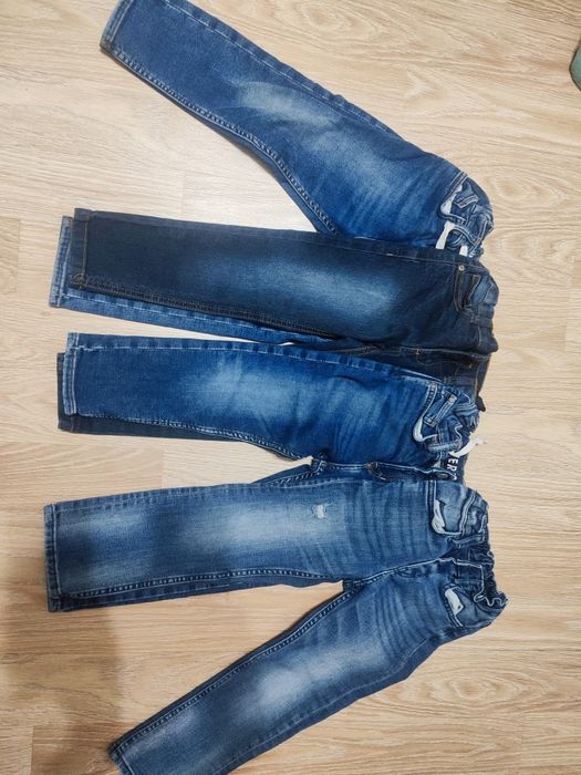 Продам 4 шт джинсы и кофта