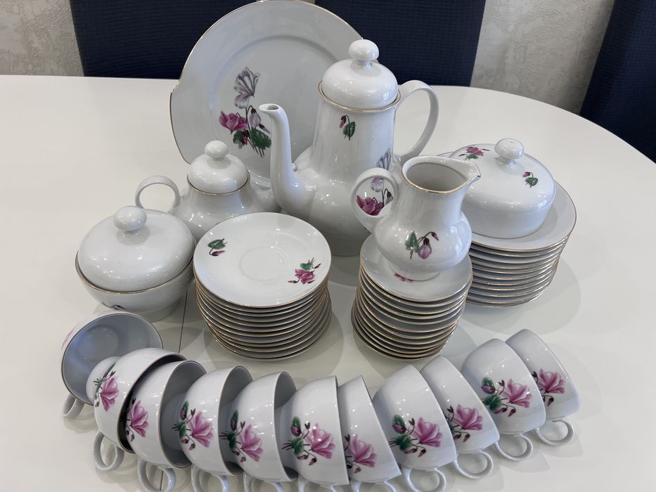 Сервиз / тарелки/ чашки/