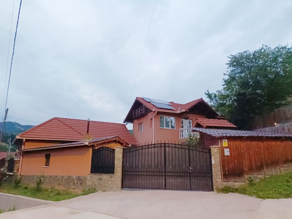 Casa de vânzare în Meteș
