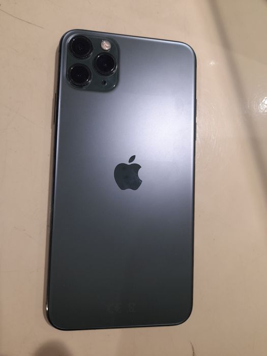 Продам Айфон 11 pro Max срочно торг