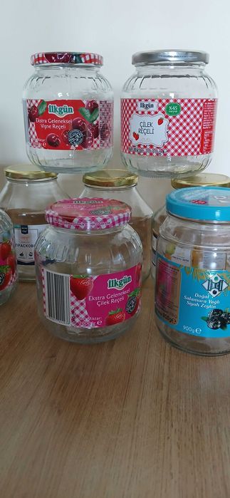 Буркани с винтова капачка; бутилки за сок с винтови капачки