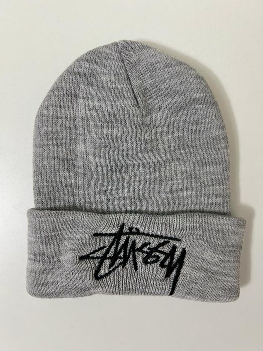 Шапки stussy и carhartt